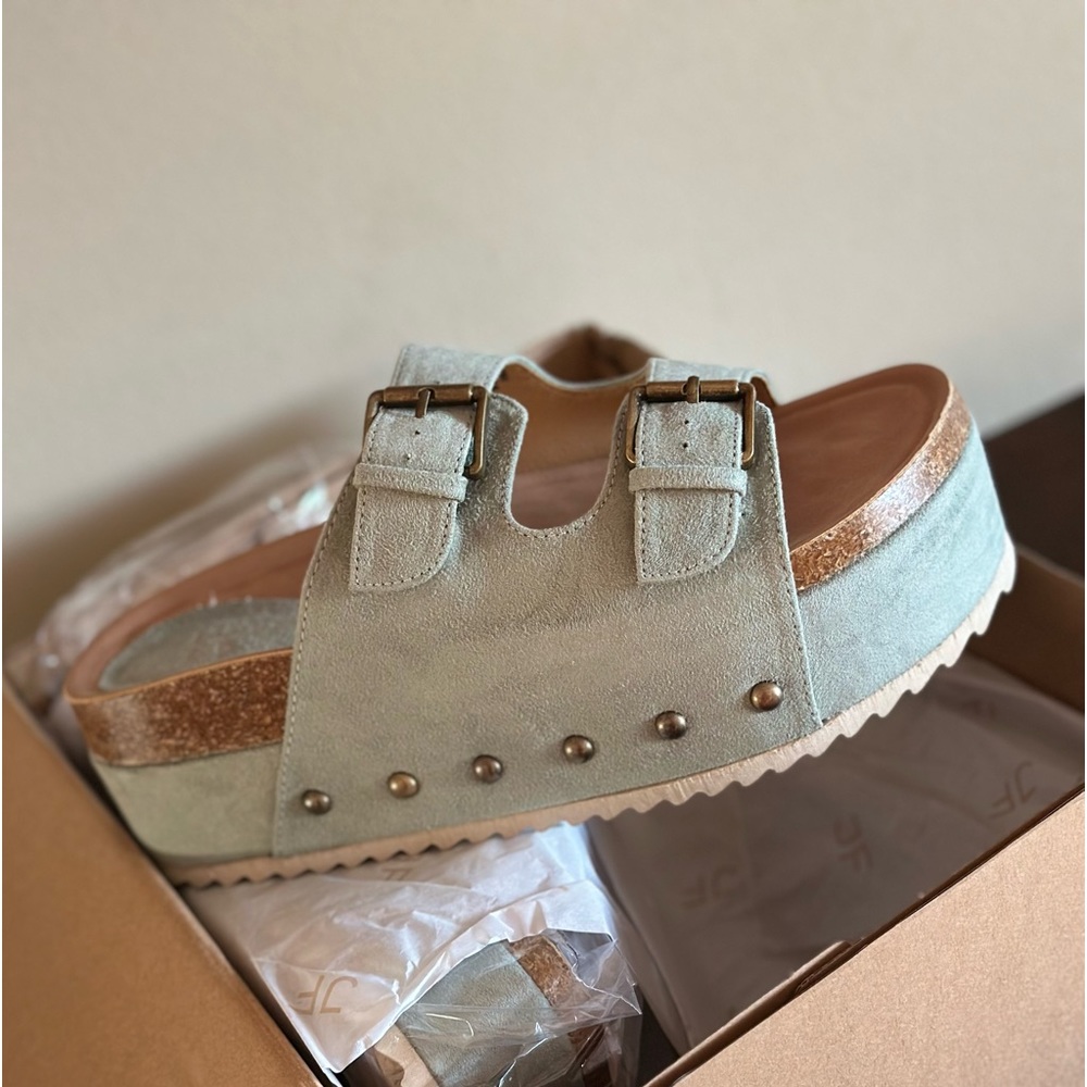 Green platform shoes